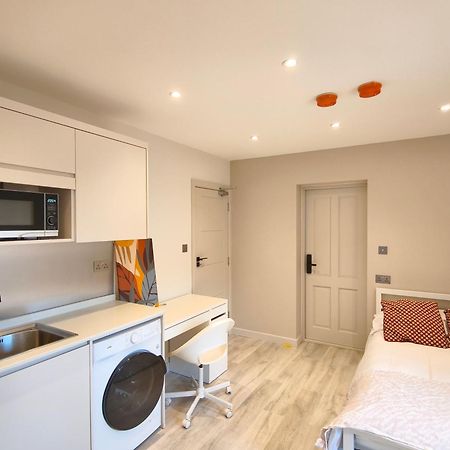 Morden Stratford Studio 1 Hotel London Exterior photo